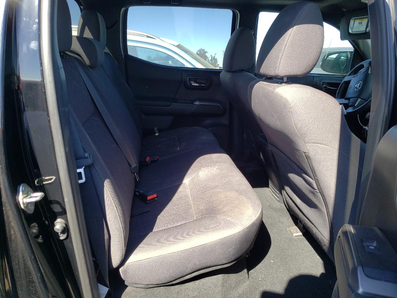 Photo 6 from auction – 2017 TOYOTA TACOMA DOU with VIN 3TMBZ5DN2HM009468