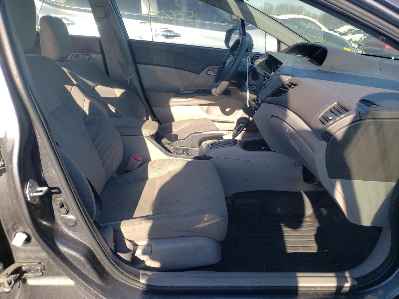 Photo 5 from auction – 2012 HONDA CIVIC LX with VIN 19XFB2F55CE308165