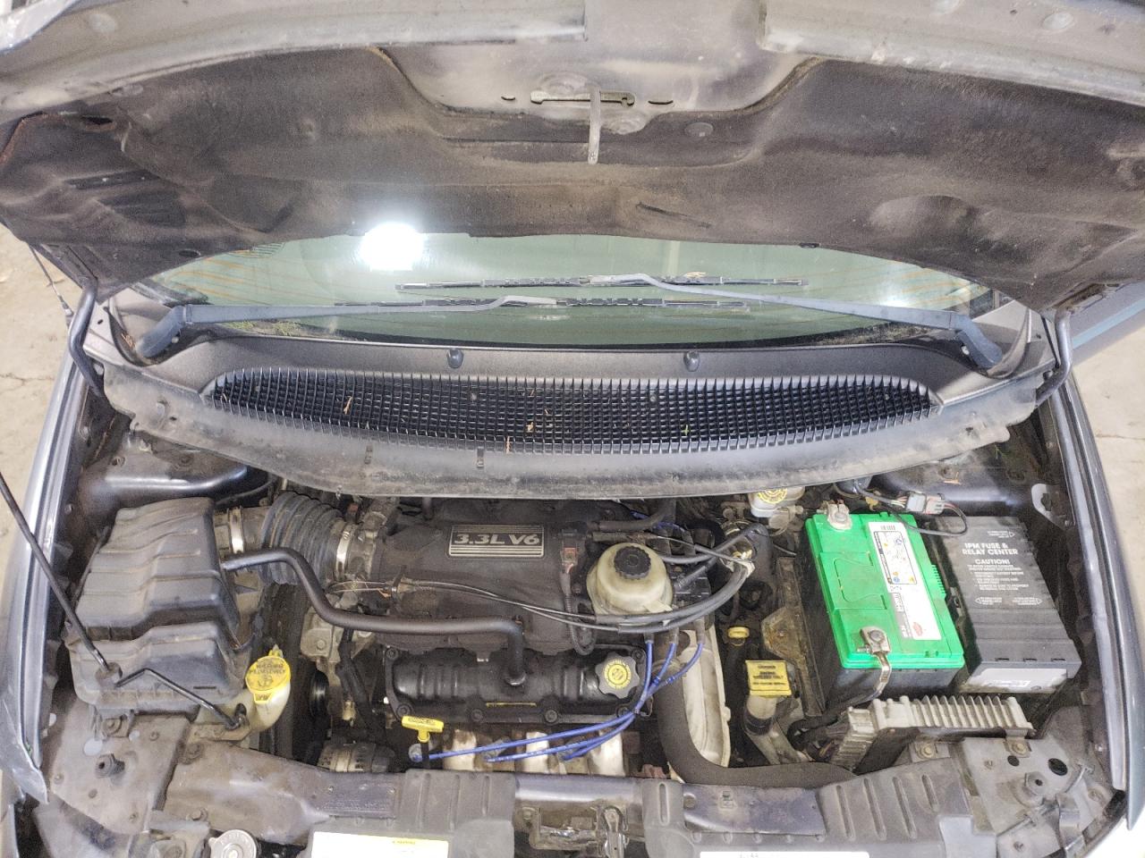 Photo 7 from auction – 2002 DODGE GRAND CARA with VIN 2B4GP44R02R671412