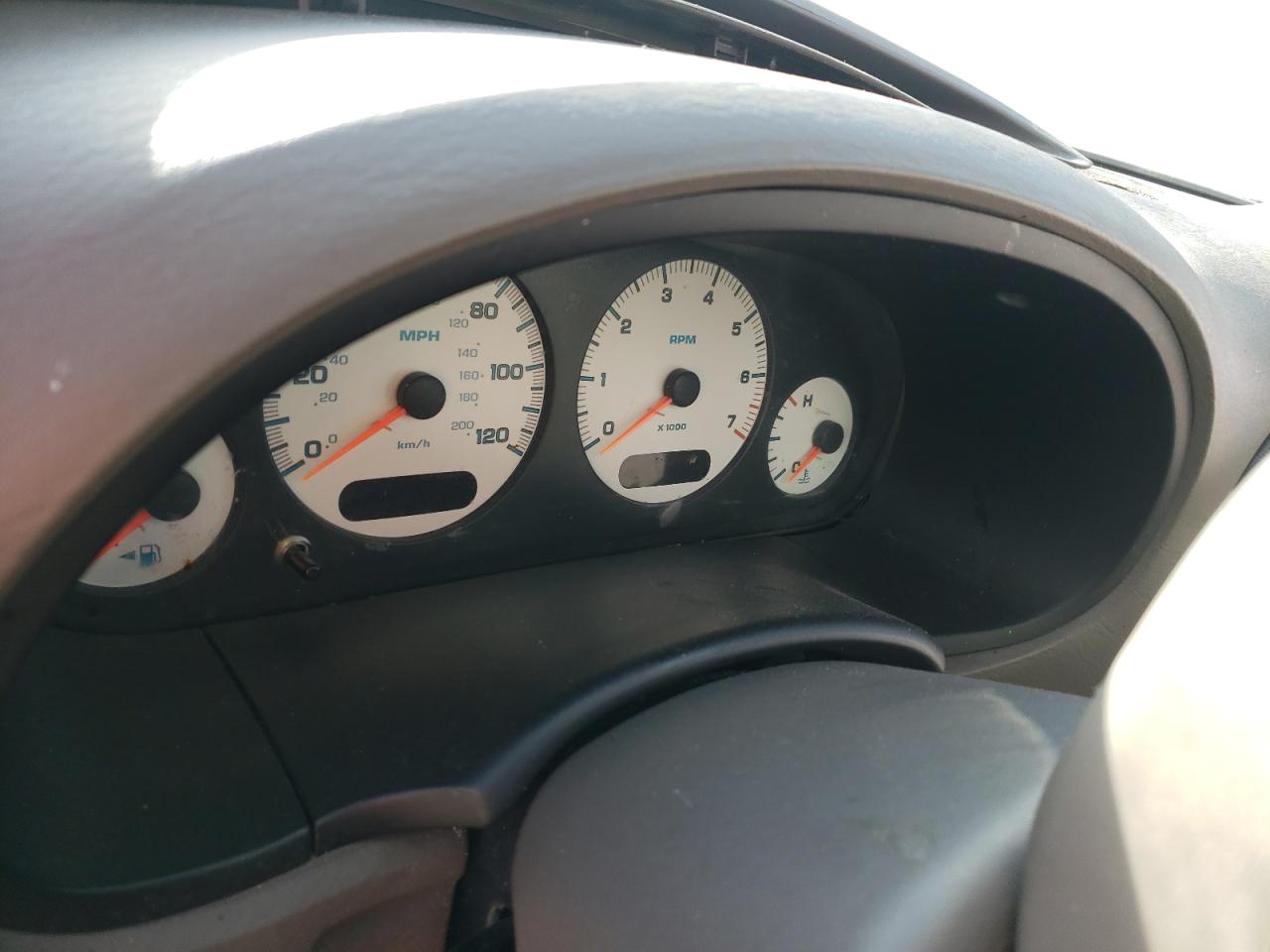 Photo 8 from auction – 2001 DODGE CARAVAN SP with VIN 1B4GP45321B252789