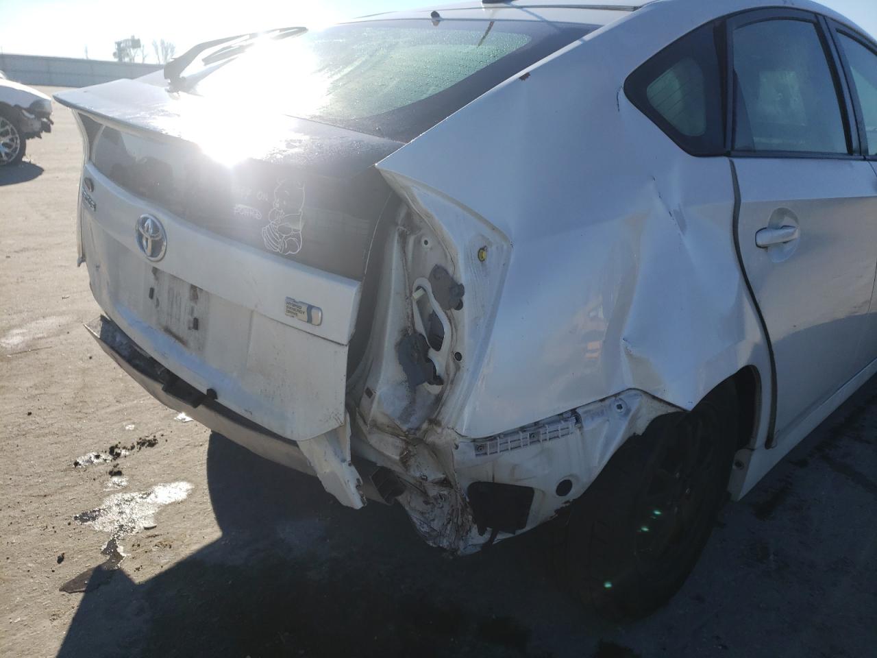 Photo 9 from auction – 2015 TOYOTA PRIUS with VIN JTDKN3DU9F0413276