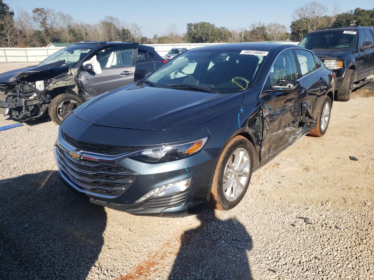 Photo 2 from auction – 2020 CHEVROLET MALIBU LT with VIN 1G1ZD5ST2LF024813