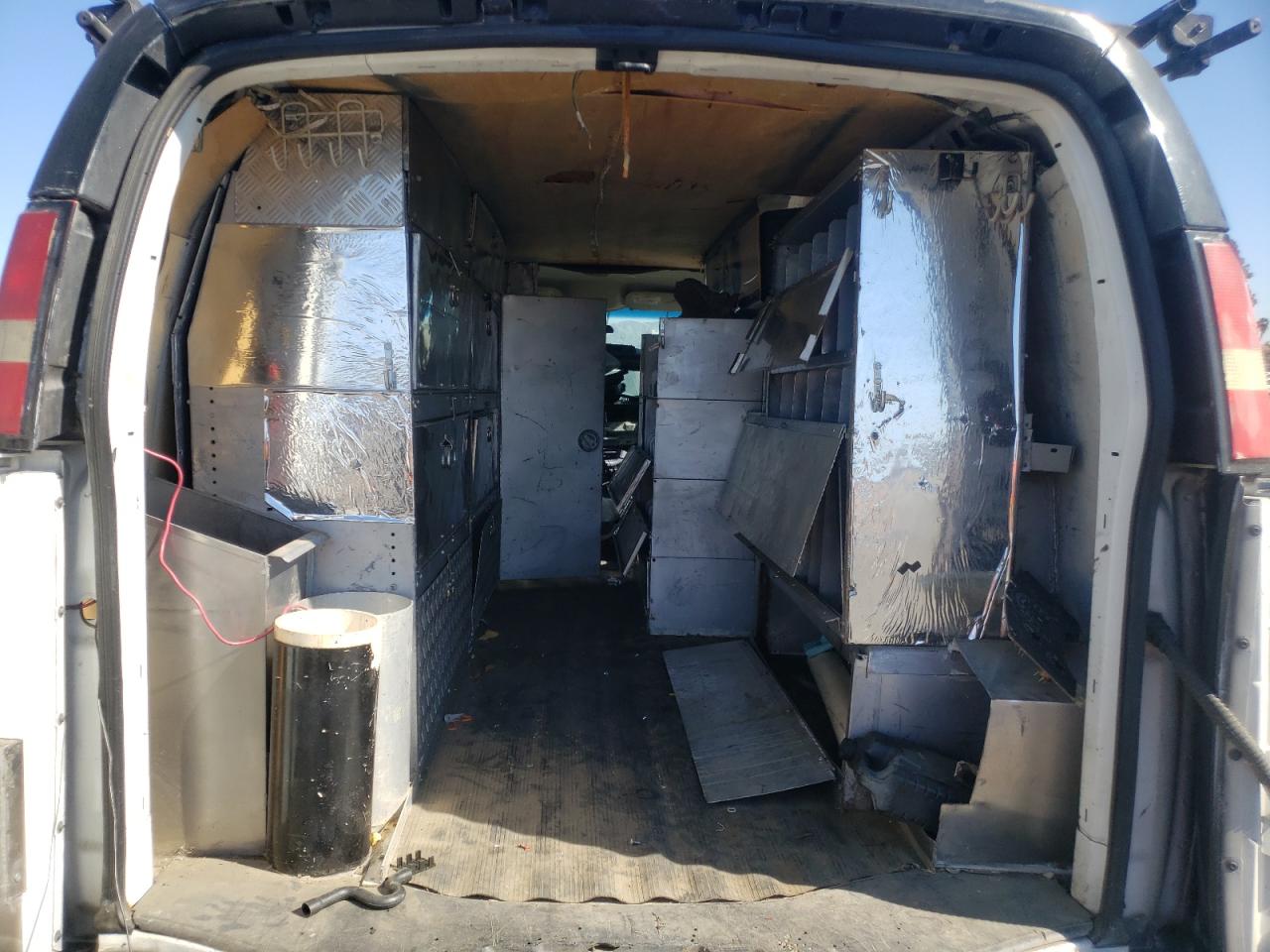Photo 6 from auction – 2003 CHEVROLET EXPRESS G3 with VIN 1GCHG35U431179315