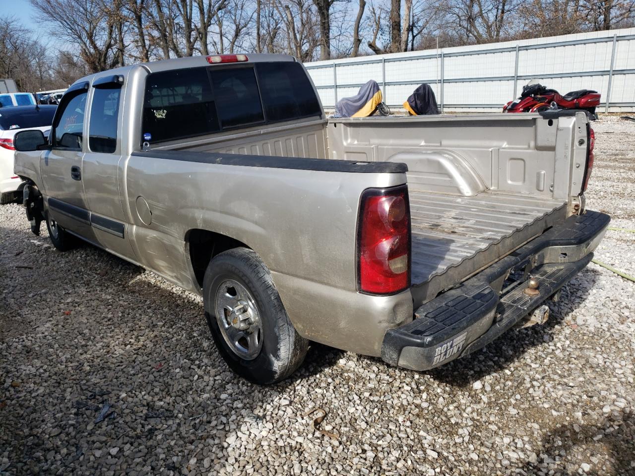 Photo 3 from auction – 2004 CHEVROLET SILVERADO with VIN 1GCEC19X14Z131927