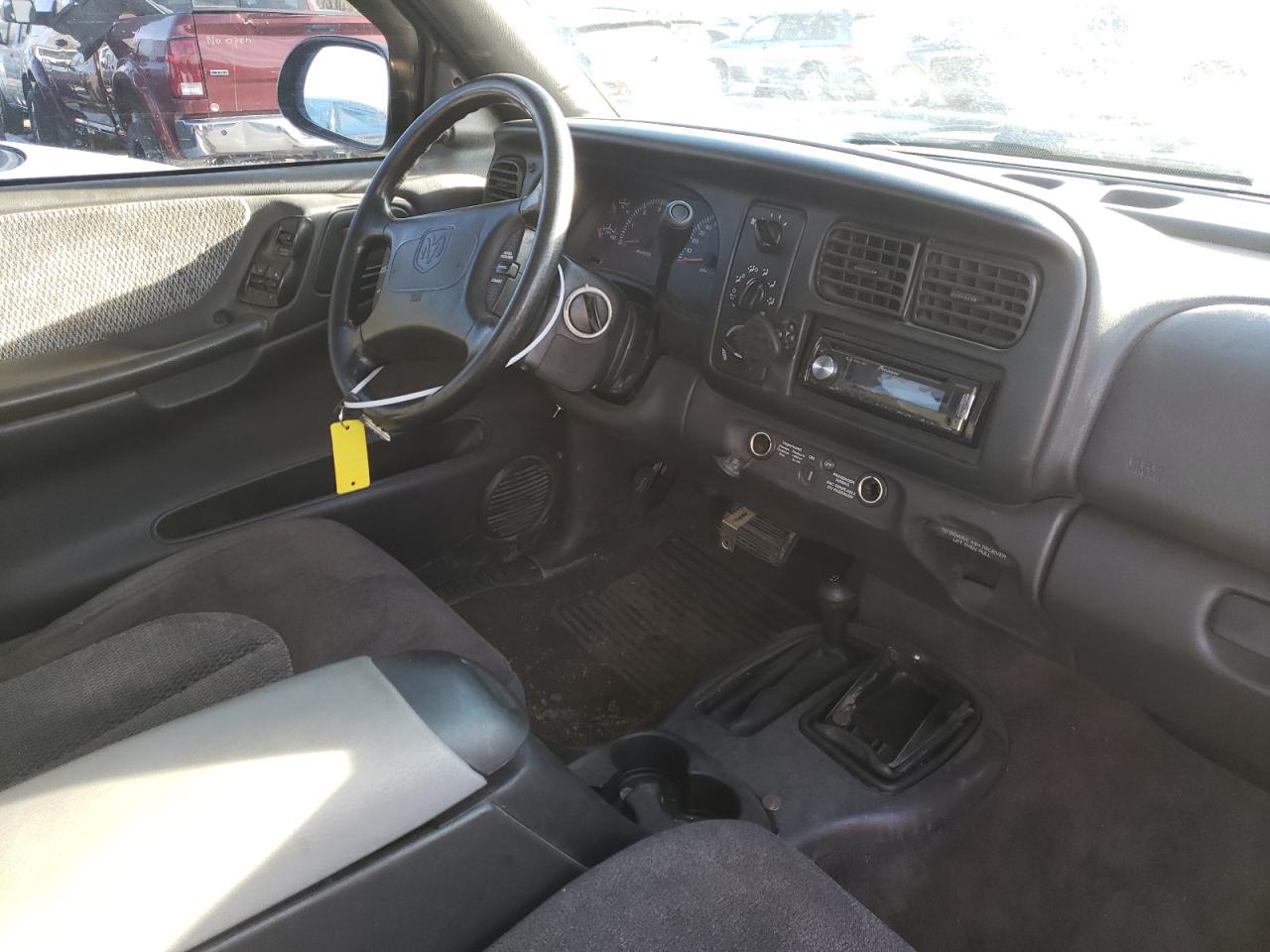 Photo 9 from auction – 1998 DODGE DAKOTA with VIN 1B7GG22Y0WS613922