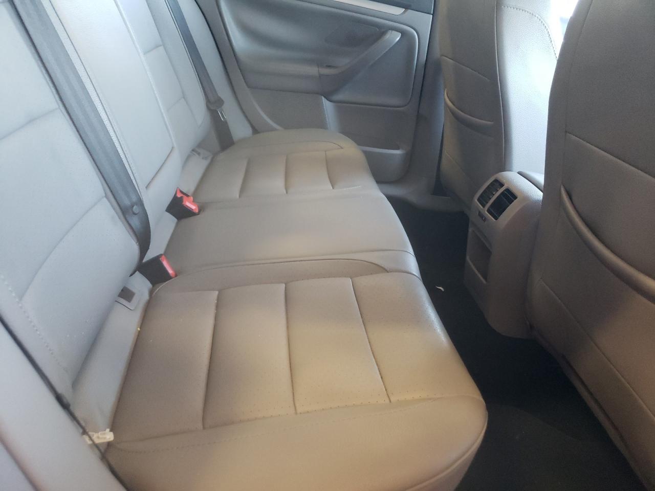 Photo 6 from auction – 2007 VOLKSWAGEN JETTA 2.5 with VIN 3VWRG71K47M150595