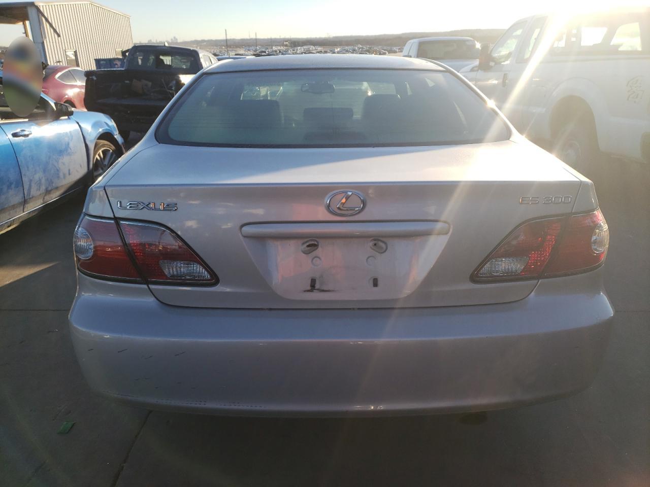 Photo 9 from auction – 2002 LEXUS ES 300 with VIN JTHBF30G225003301