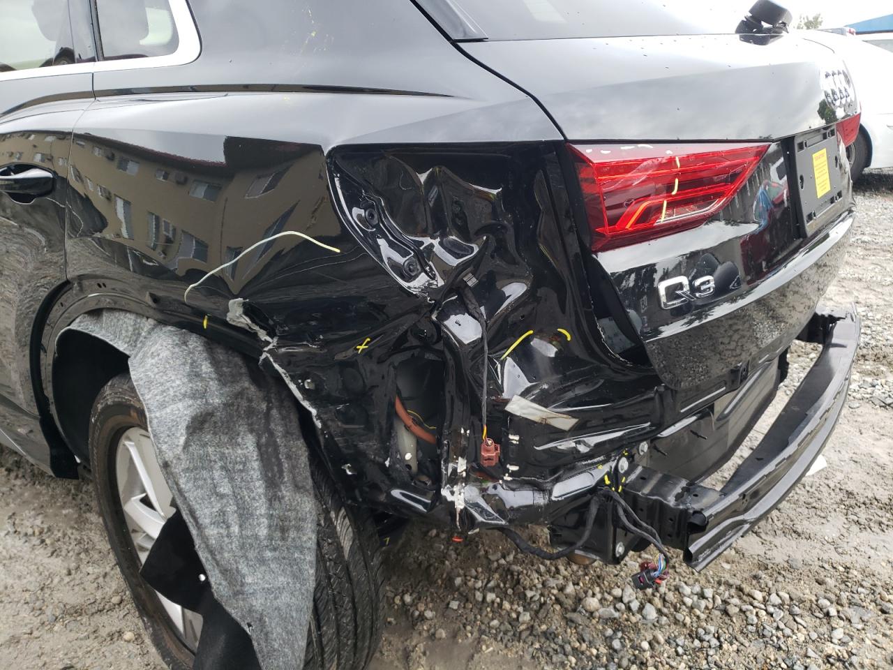 Photo 9 from auction – 2020 AUDI Q3 PREMIUM with VIN WA1DECF31L1041168