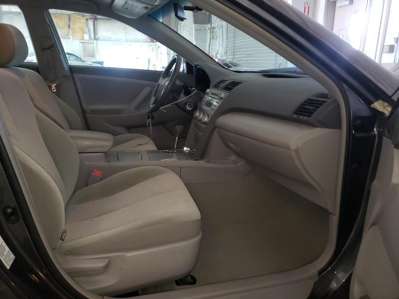 Photo 5 from auction – 2011 TOYOTA CAMRY BASE with VIN 4T4BF3EK8BR193983