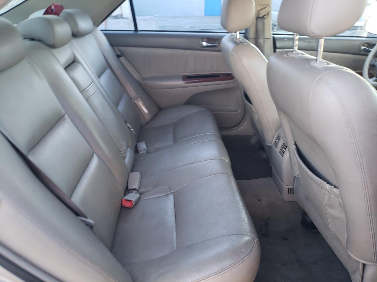 Photo 6 from auction – 2005 TOYOTA CAMRY LE with VIN 4T1BF30K95U612266