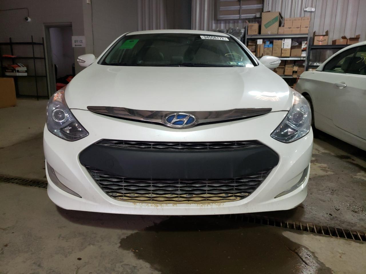 Photo 9 from auction – 2015 HYUNDAI SONATA HYB with VIN KMHEC4A41FA122306