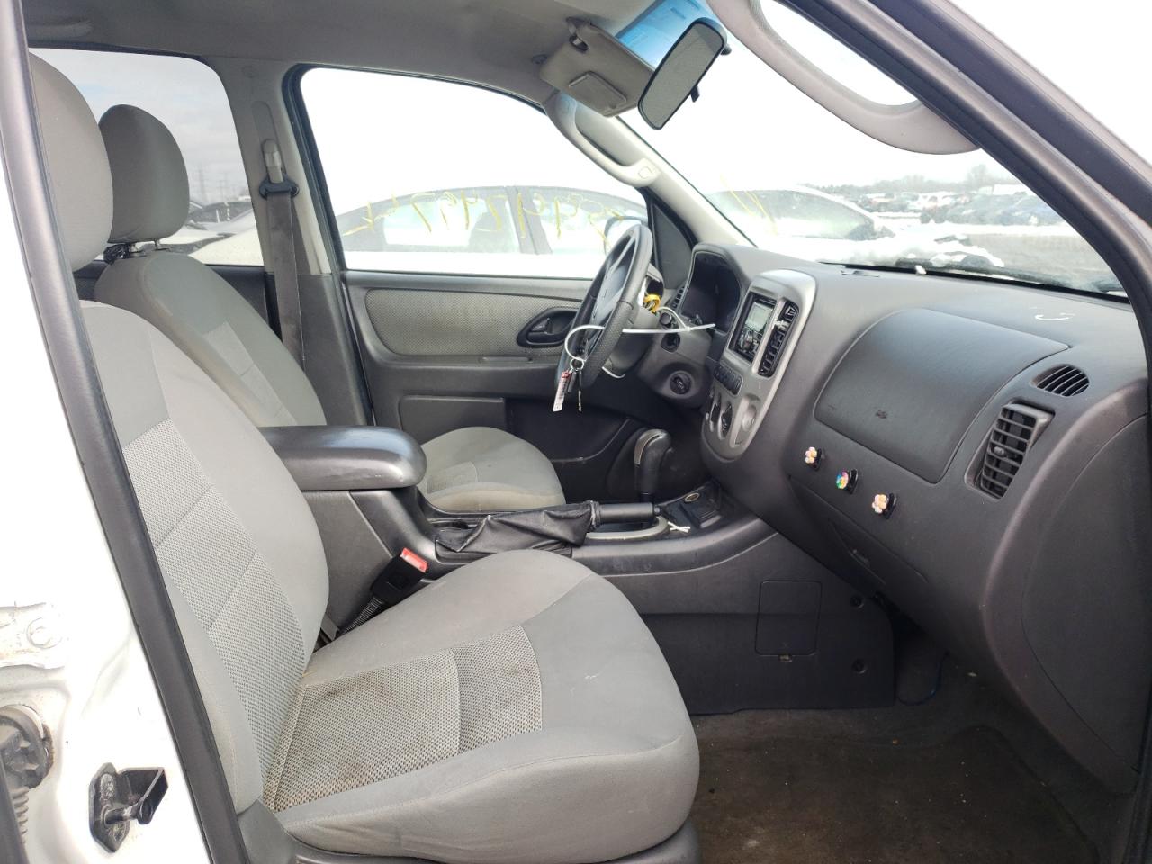 Photo 5 from auction – 2006 FORD ESCAPE HEV with VIN 1FMYU95H46KA52606