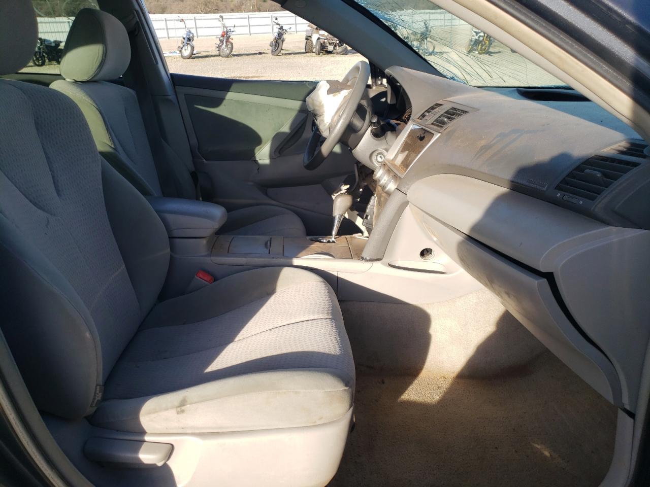 Photo 5 from auction – 2010 TOYOTA CAMRY BASE with VIN 4T1BF3EK0AU044427