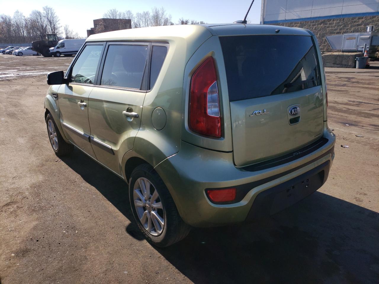 Photo 3 from auction – 2013 KIA SOUL + with VIN KNDJT2A62D7579449