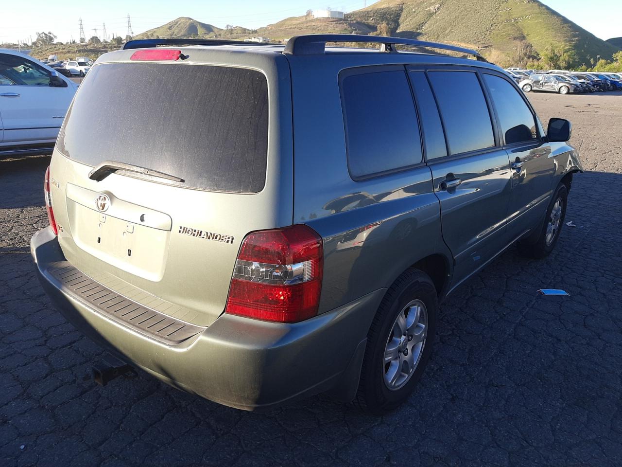 Photo 4 from auction – 2004 TOYOTA HIGHLANDER with VIN JTEDP21A840017968