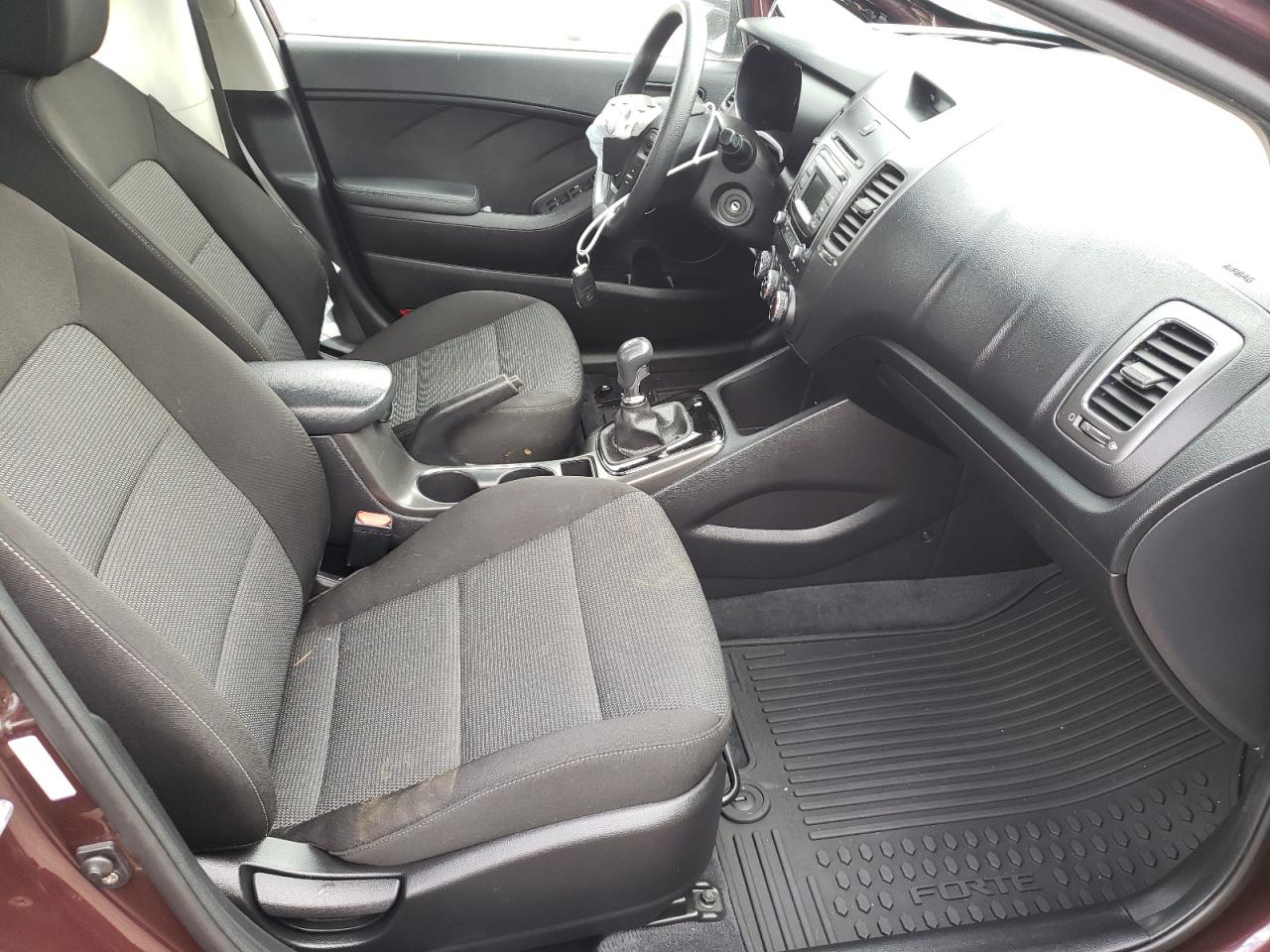 Photo 5 from auction – 2018 KIA FORTE LX with VIN 3KPFK4A76JE164014