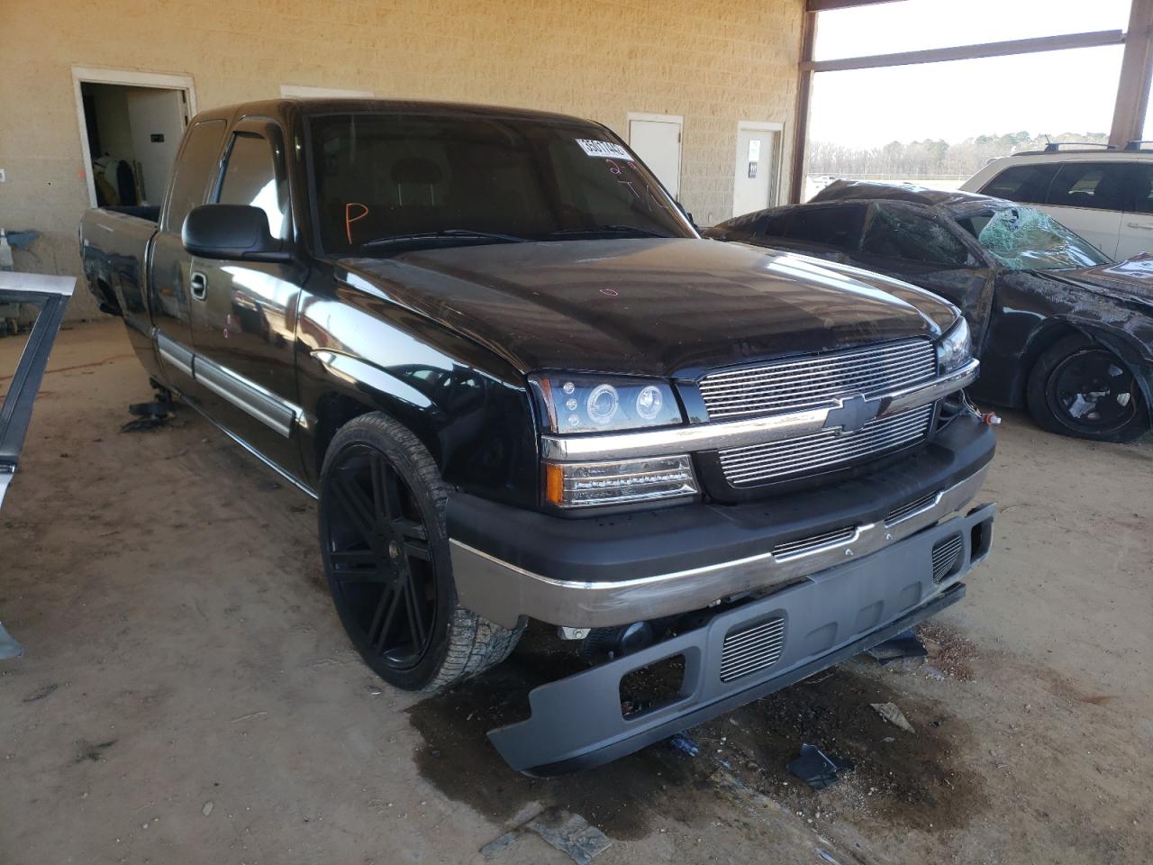 CHEVROLET SILVERADO 2005 with VIN 2GCEC19TX51154405 - Photo from auction
