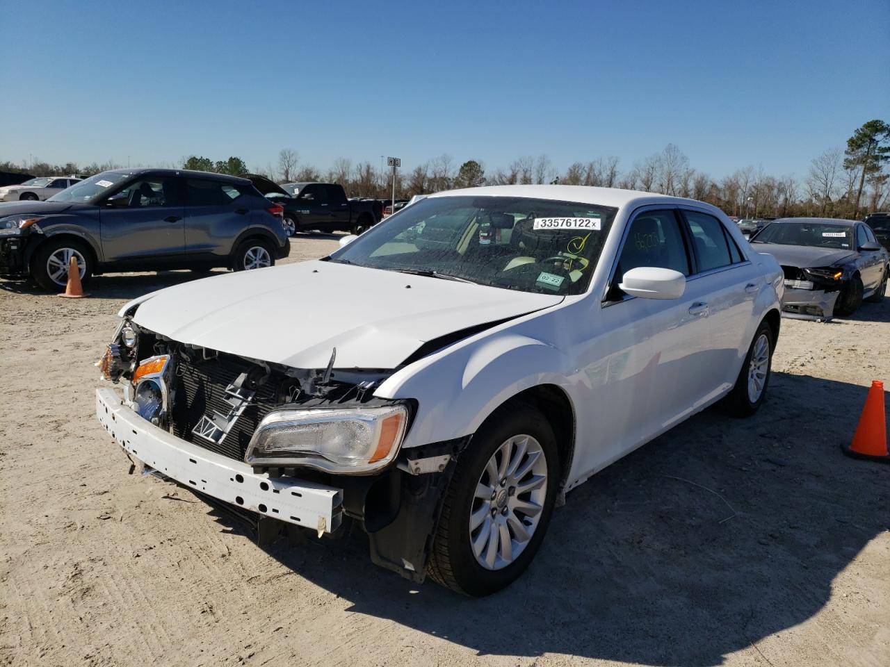 Photo 2 from auction – 2014 CHRYSLER 300 with VIN 2C3CCAAG2EH380360