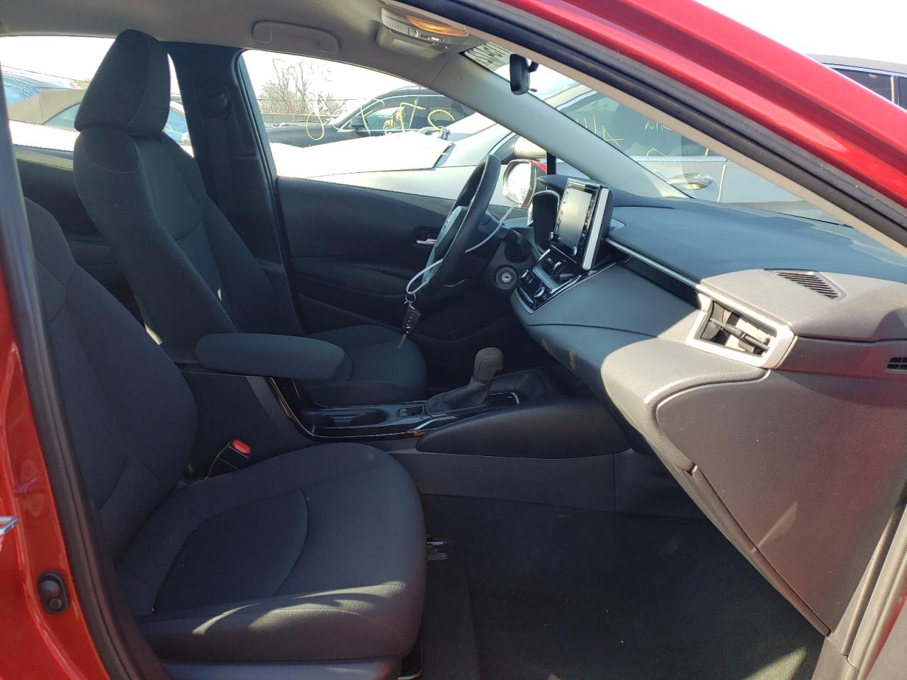 Photo 5 from auction – 2020 TOYOTA COROLLA LE with VIN 5YFEPRAE4LP097326