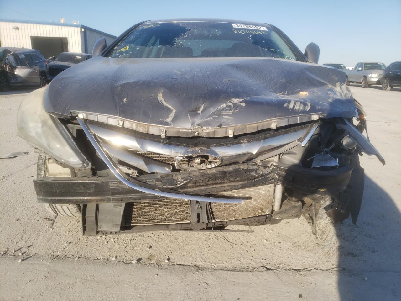 Photo 9 from auction – 2011 HYUNDAI SONATA SE with VIN 5NPEC4ACXBH039312