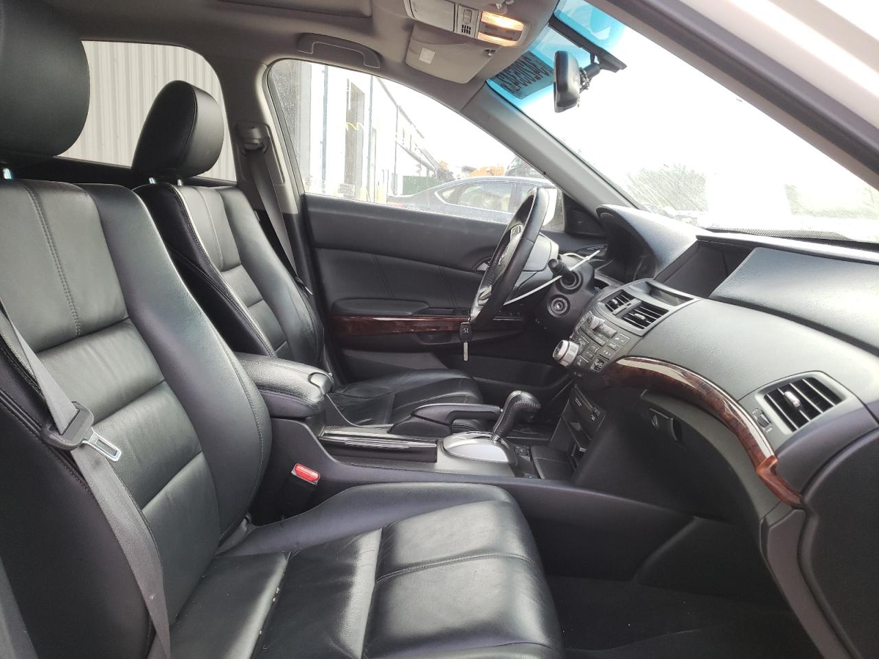 Photo 5 from auction – 2010 HONDA CROSSTOUR with VIN 5J6TF2H54AL006837