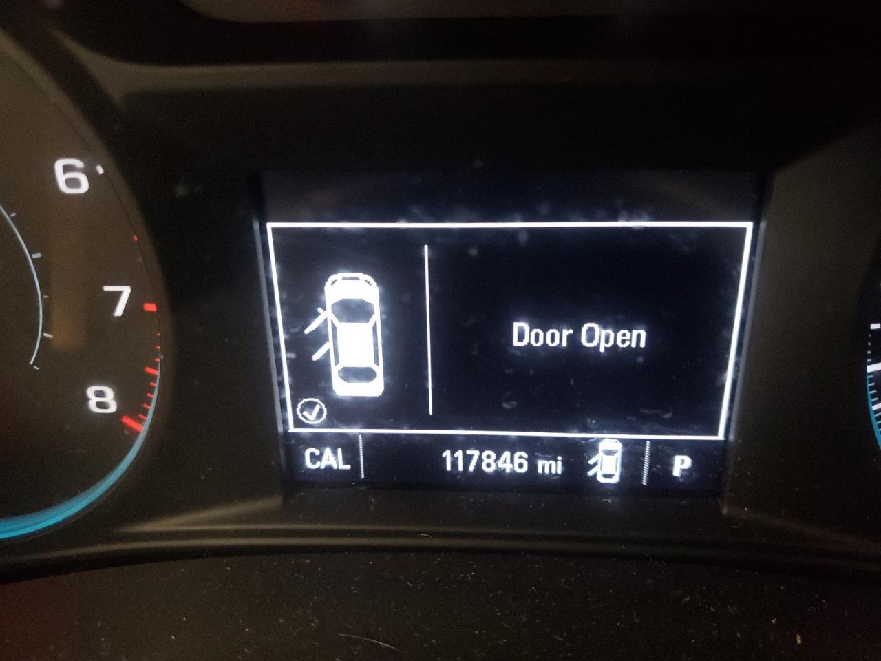 Photo 8 from auction – 2018 CHEVROLET MALIBU LT with VIN 1G1ZD5ST2JF266644