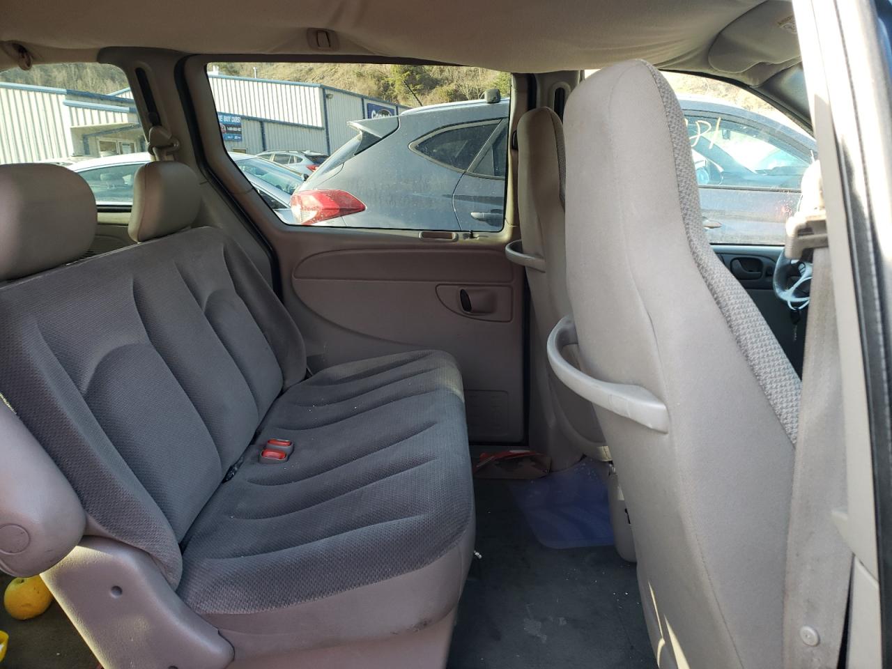 Photo 6 from auction – 2002 CHRYSLER VOYAGER with VIN 1C4GJ25332B703187