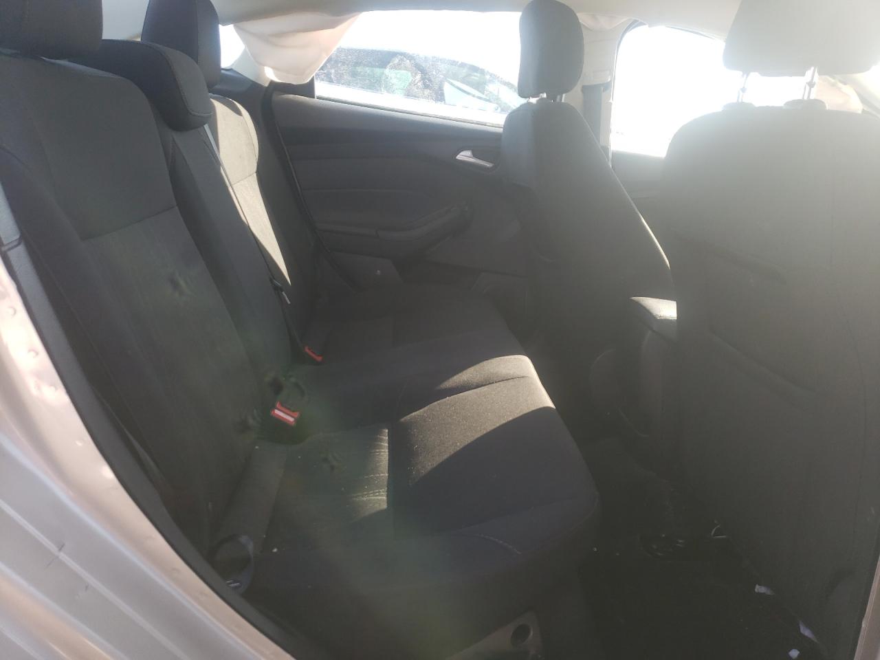 Photo 6 from auction – 2017 FORD FOCUS SE with VIN 1FADP3F24HL328304