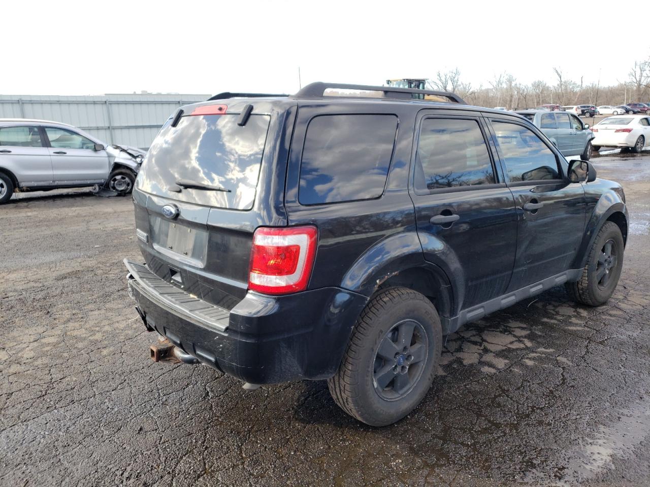 Photo 4 from auction – 2011 FORD ESCAPE XLT with VIN 1FMCU0D75BKA92671