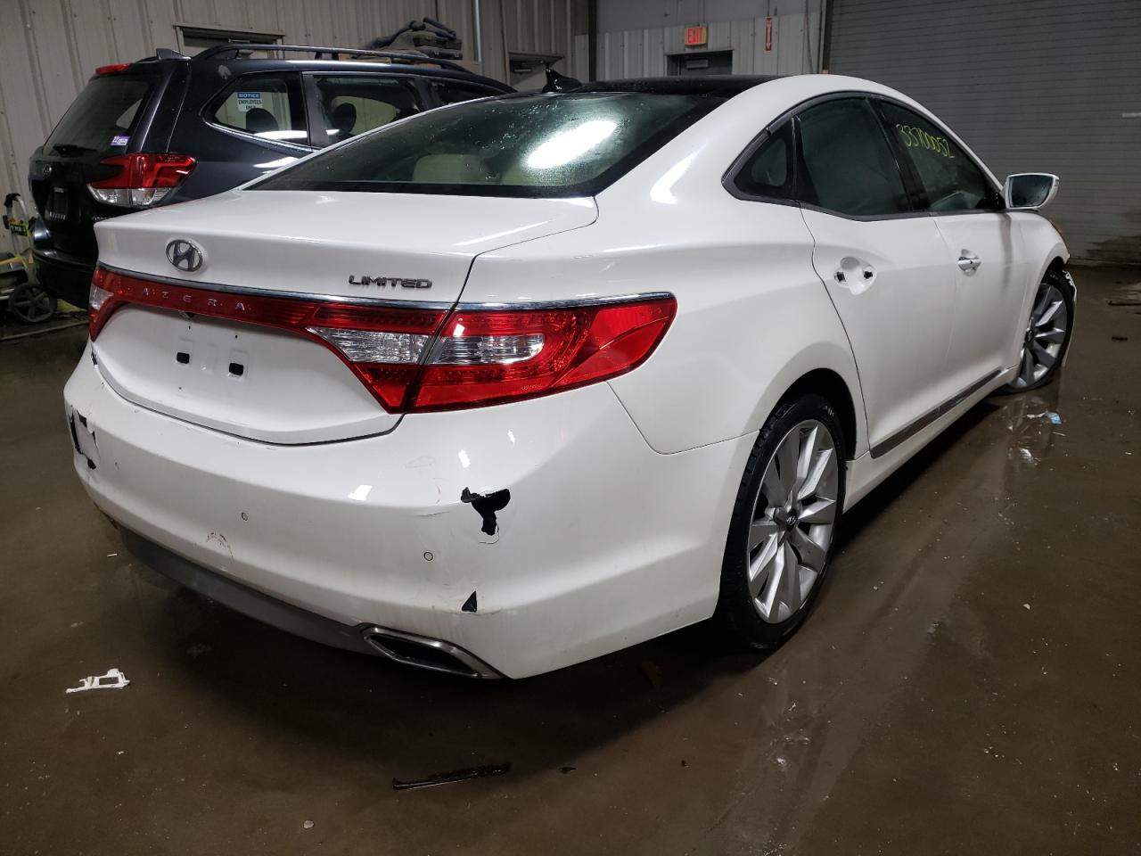 Photo 4 from auction – 2015 HYUNDAI AZERA LIMI with VIN KMHFH4JG0FA452535
