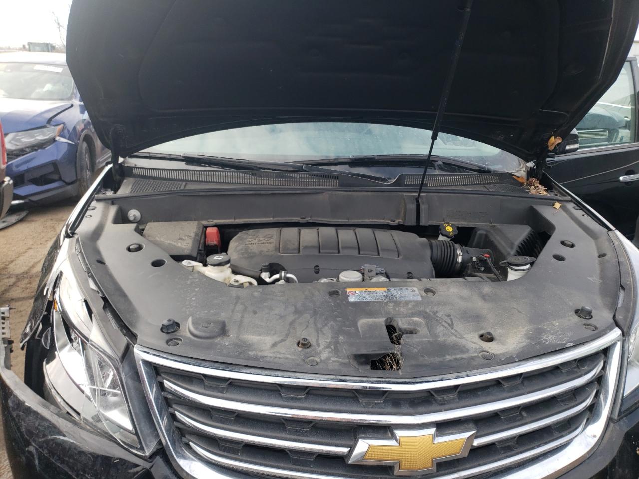 Photo 7 from auction – 2017 CHEVROLET TRAVERSE L with VIN 1GNKVGKD2HJ325555