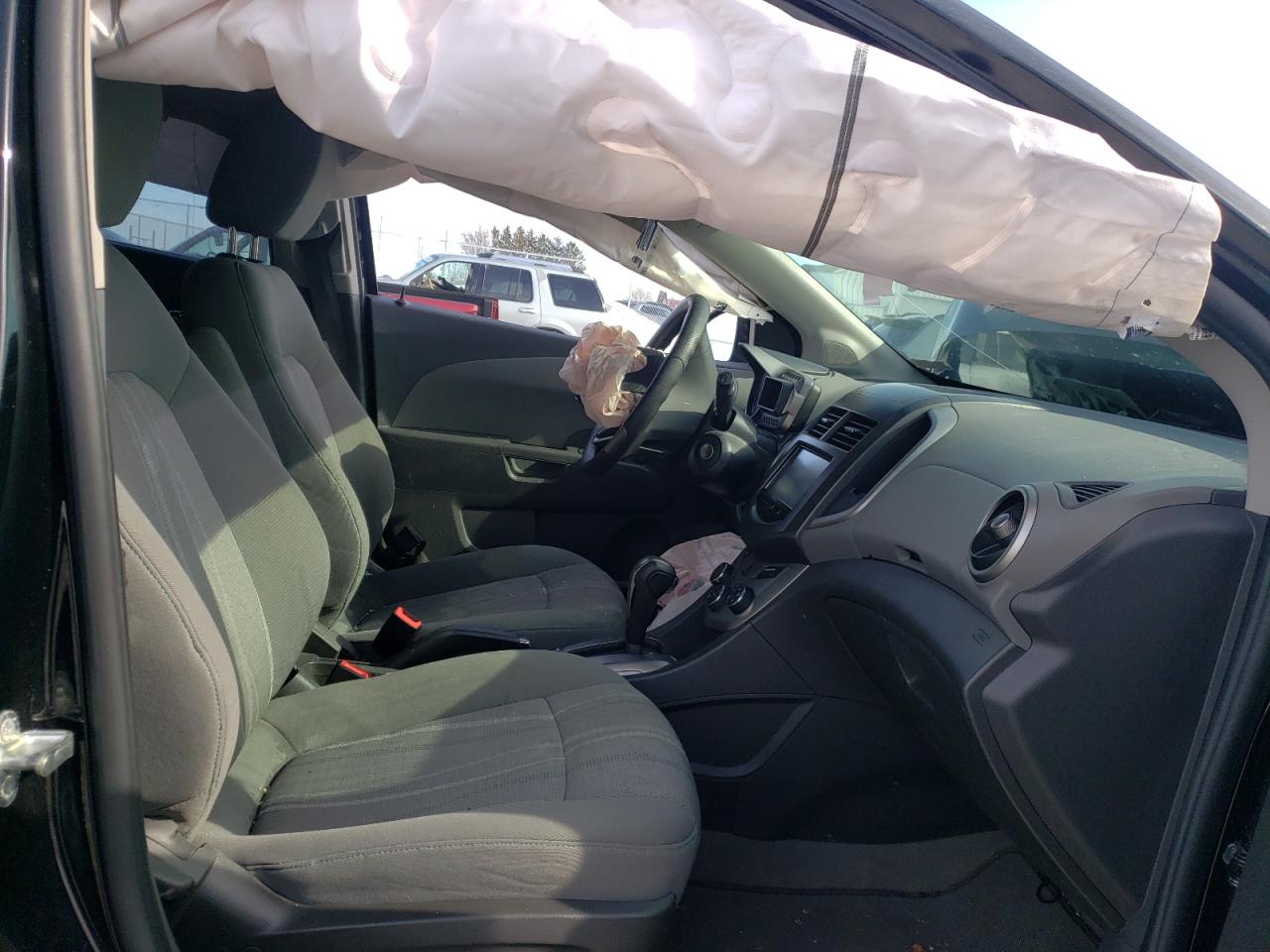 Photo 5 from auction – 2016 CHEVROLET SONIC LT with VIN 1G1JC6SB0G4109793