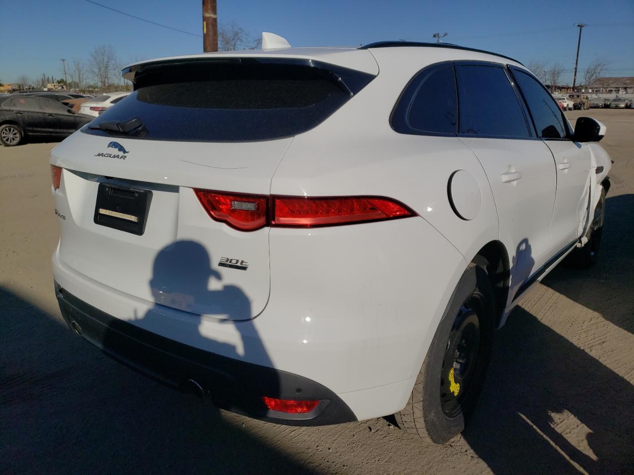 Photo 4 from auction – 2018 JAGUAR F-PACE R - with VIN SADCL2GX0JA293496