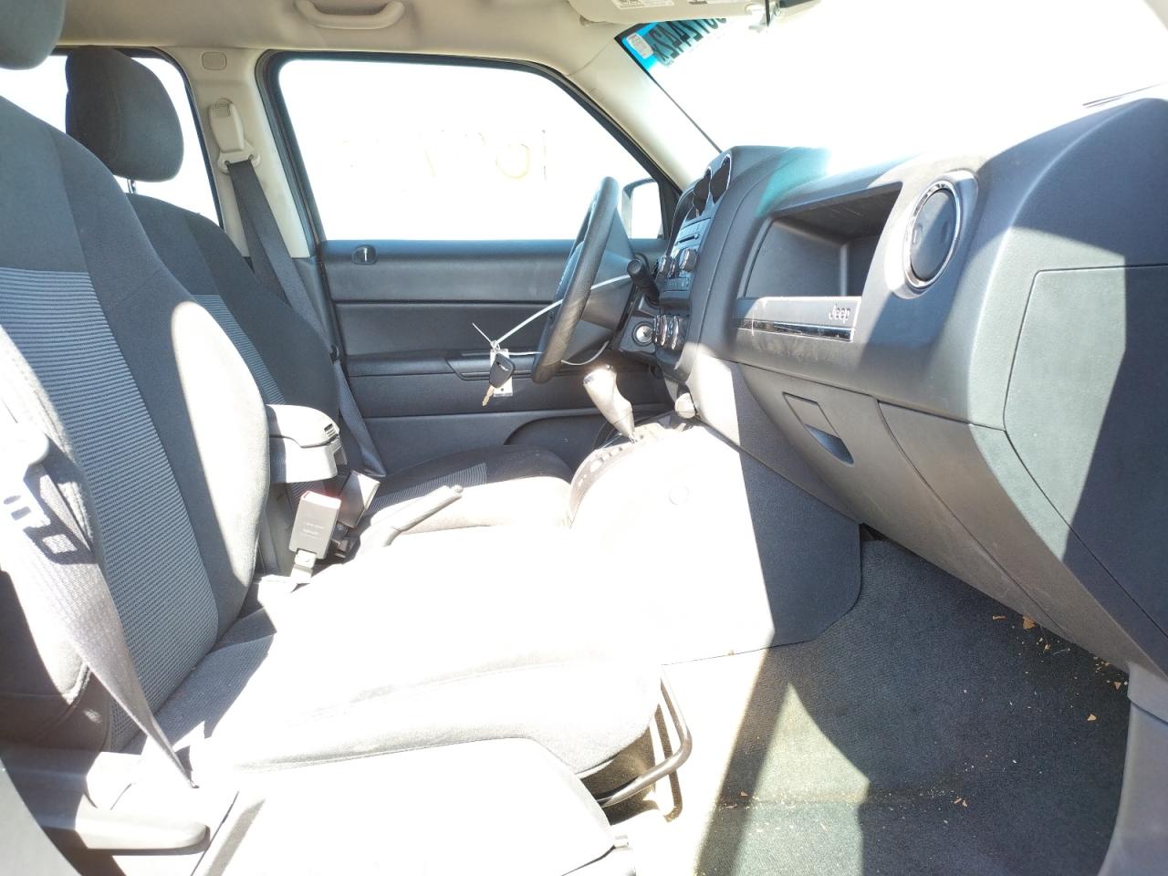 Photo 5 from auction – 2016 JEEP PATRIOT SP with VIN 1C4NJPBB2GD703239