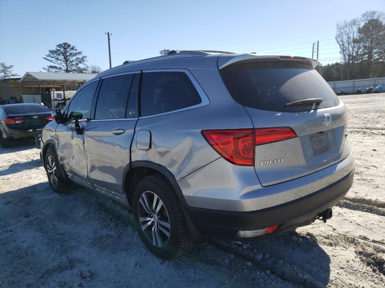 Photo 3 from auction – 2018 HONDA PILOT EX with VIN 5FNYF5H36JB012587