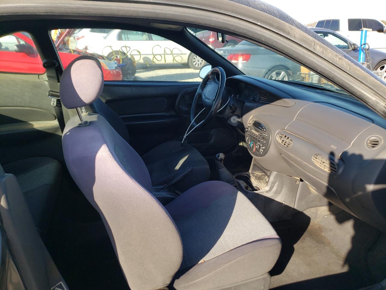 Photo 5 from auction – 2002 FORD ESCORT ZX2 with VIN 3FAFP11352R129560