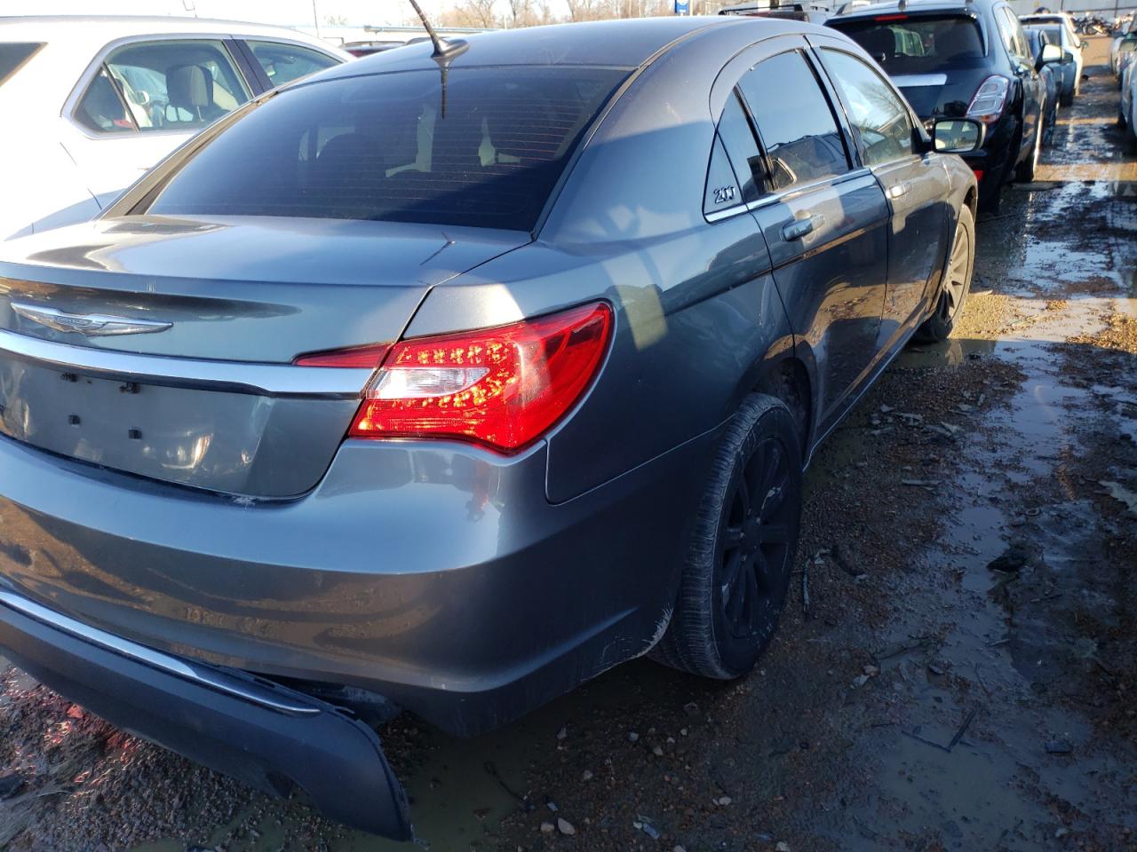 Photo 4 from auction – 2013 CHRYSLER 200 TOURIN with VIN 1C3CCBBB5DN505883