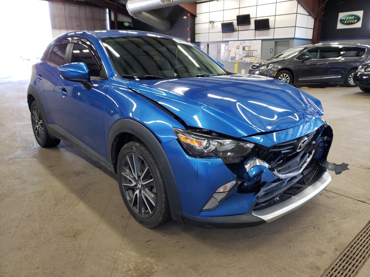 MAZDA CX-3 TOURI 2017 with VIN JM1DKFC71H0163369 - Photo from auction