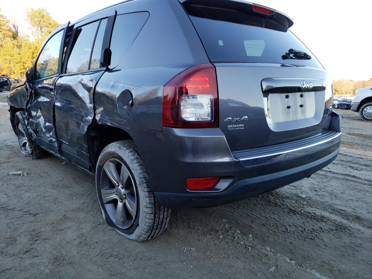 Photo 3 from auction – 2016 JEEP COMPASS LA with VIN 1C4NJDEB4GD671761
