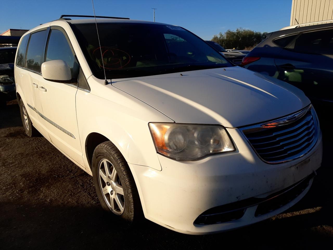 CHRYSLER TOWN & COU 2011 with VIN 2A4RR5DG6BR797472 - Photo from auction