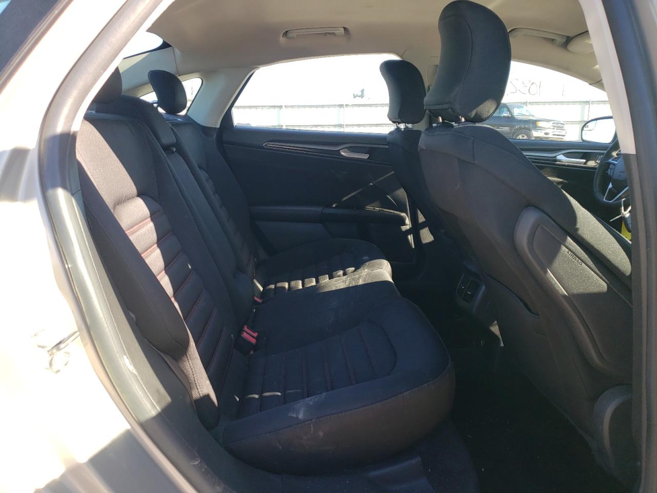 Photo 6 from auction – 2016 FORD FUSION SE with VIN 3FA6P0HD5GR119126