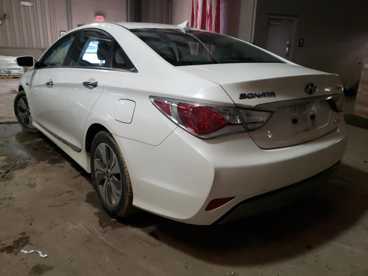 Photo 3 from auction – 2015 HYUNDAI SONATA HYB with VIN KMHEC4A41FA122306