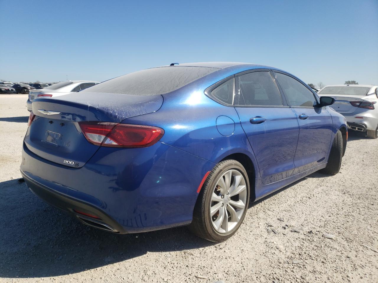 Photo 4 from auction – 2015 CHRYSLER 200 S with VIN 1C3CCCBGXFN551858