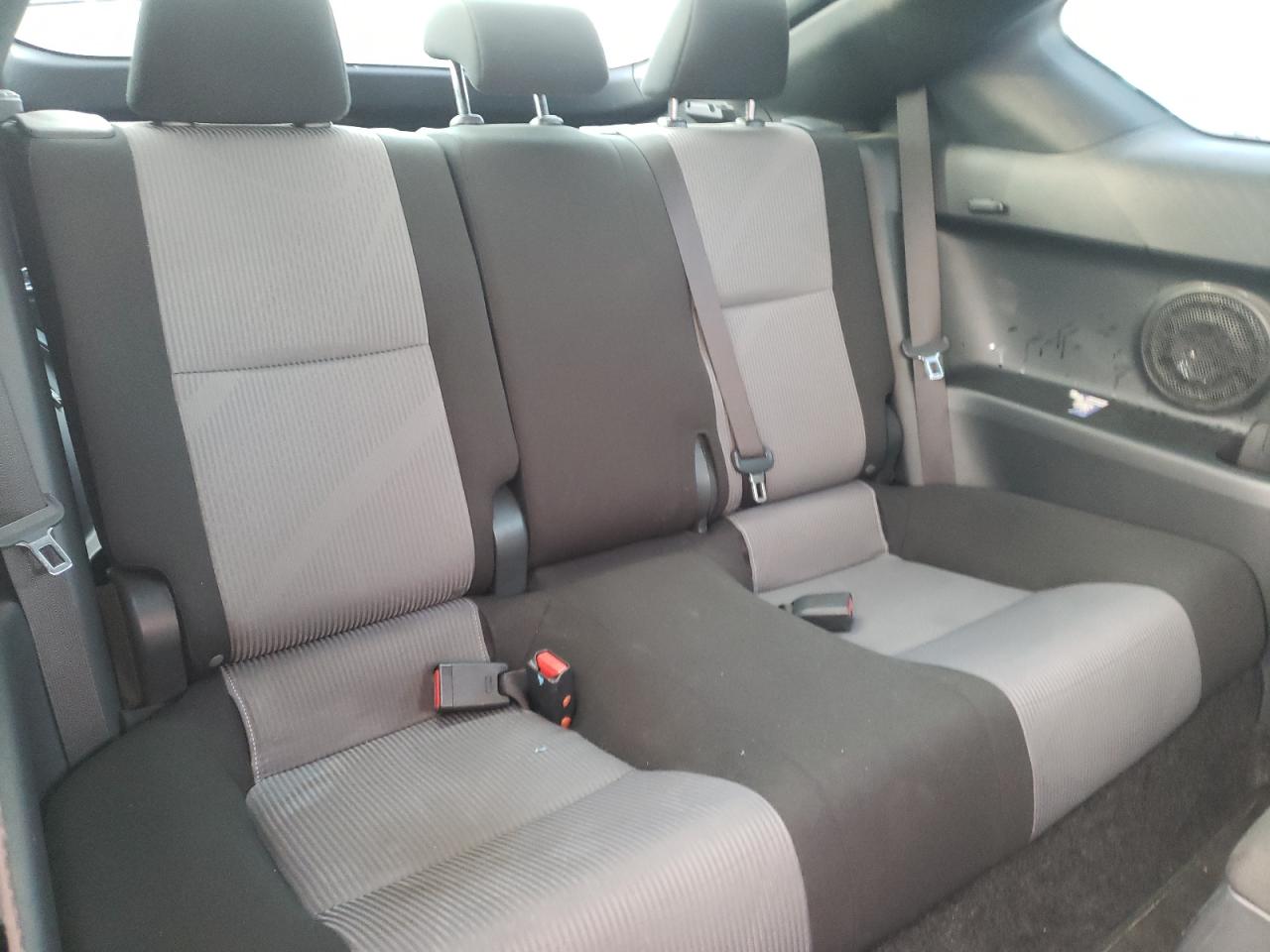 Photo 6 from auction – 2014 TOYOTA SCION TC with VIN JTKJF5C75E3075932