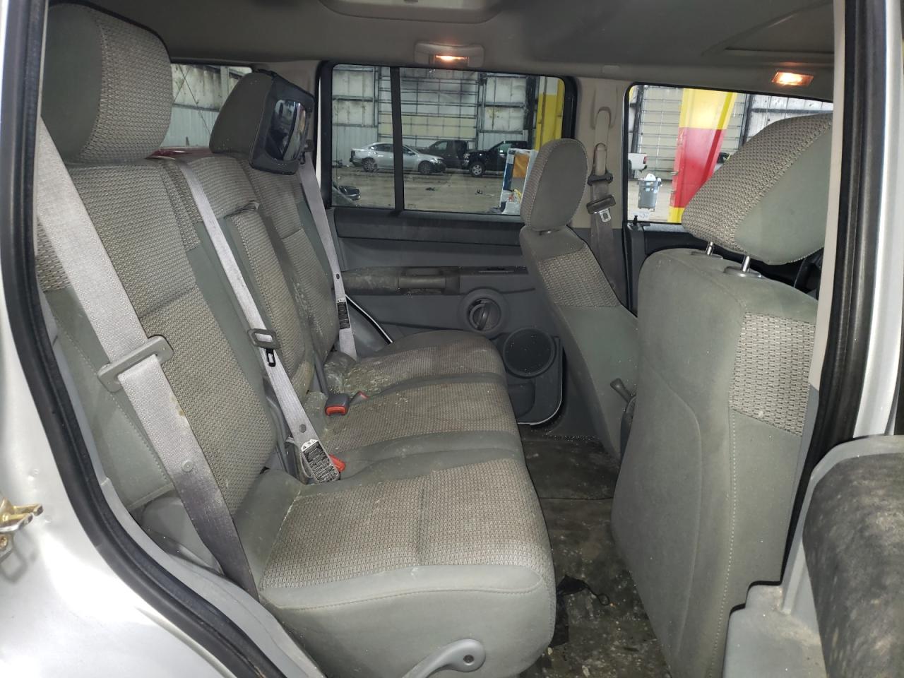Photo 6 from auction – 2006 JEEP COMMANDER with VIN 1J8HG48N56C303961