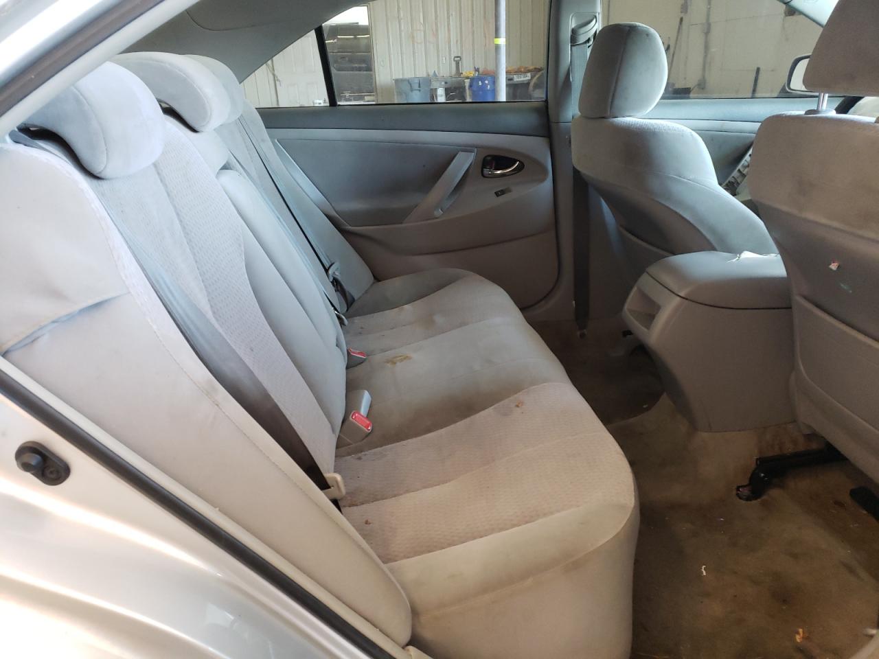 Photo 6 from auction – 2011 TOYOTA CAMRY BASE with VIN 4T1BF3EK4BU127070