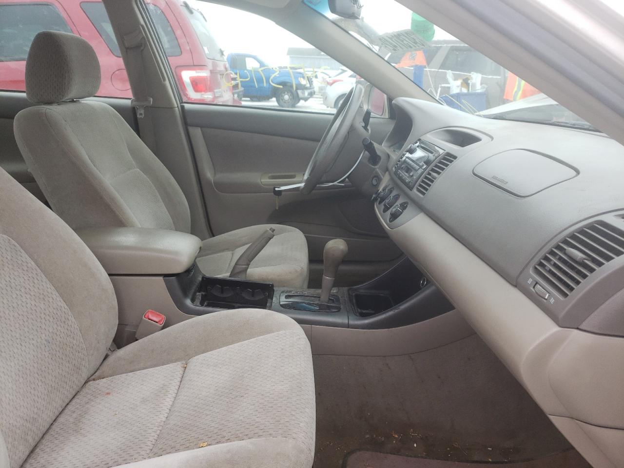 Photo 5 from auction – 2004 TOYOTA CAMRY LE with VIN 4T1BE32K54U940458