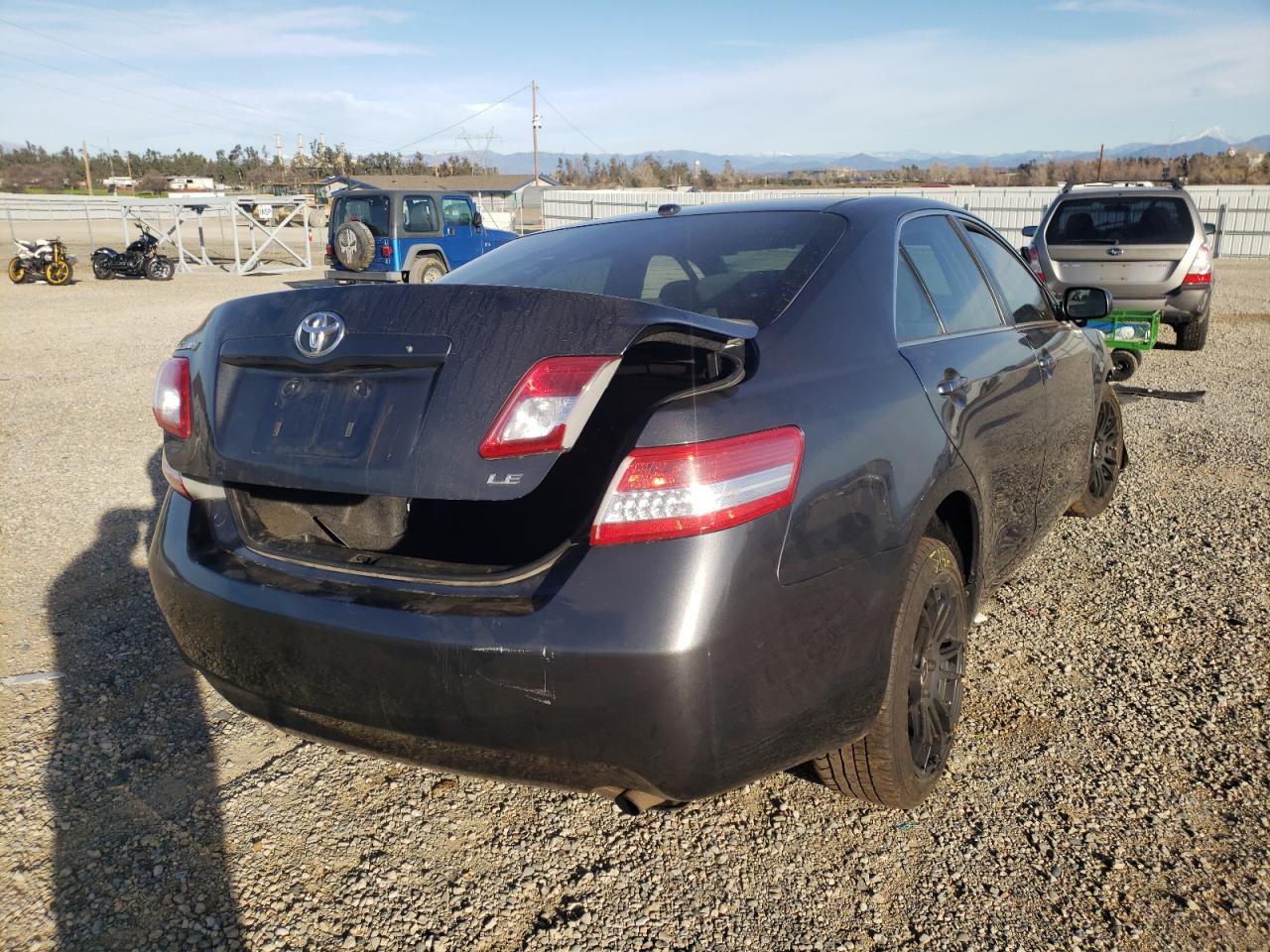 Photo 4 from auction – 2010 TOYOTA CAMRY BASE with VIN 4T1BF3EK0AU044427