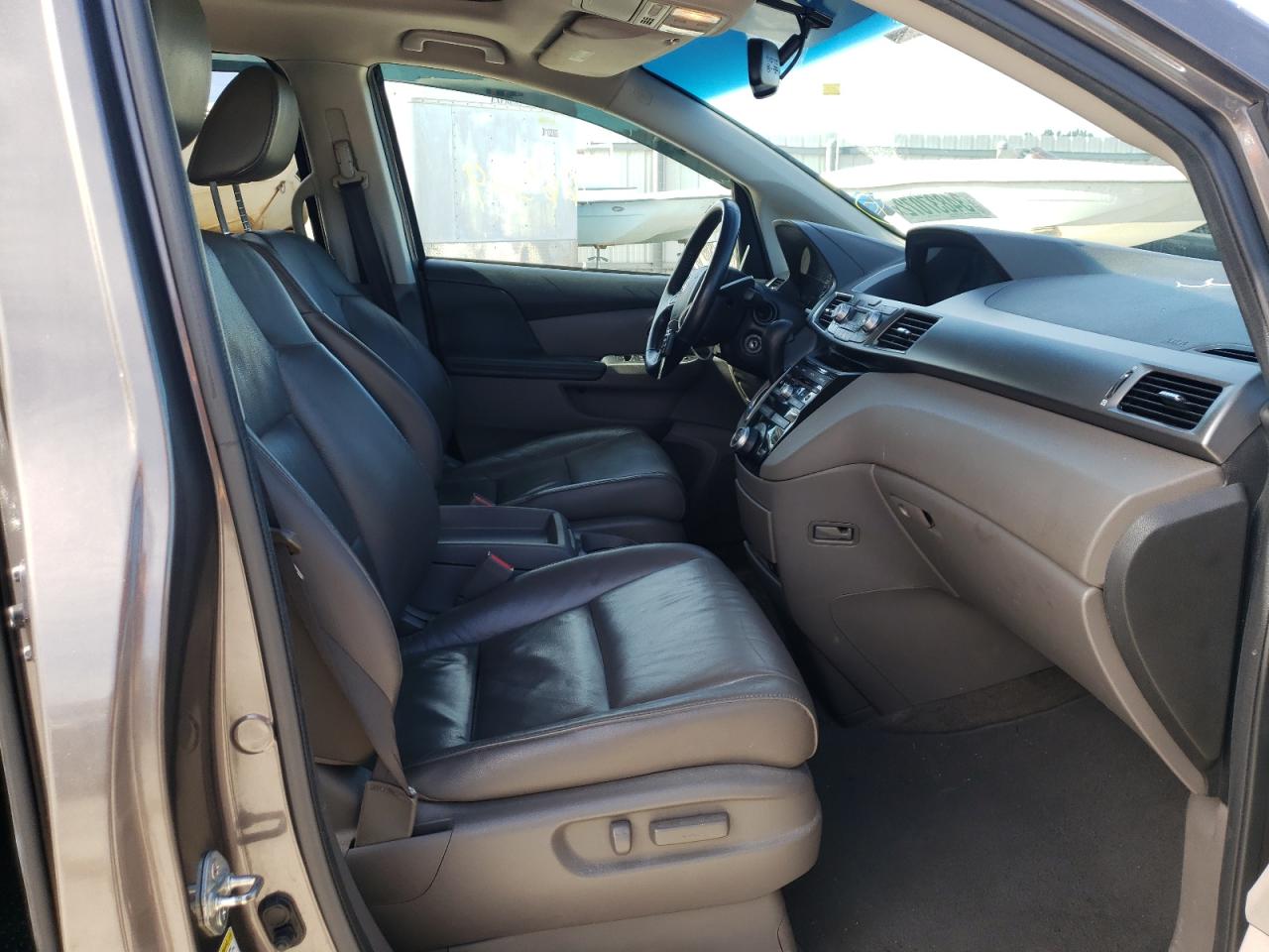Photo 5 from auction – 2011 HONDA ODYSSEY EX with VIN 5FNRL5H69BB047715