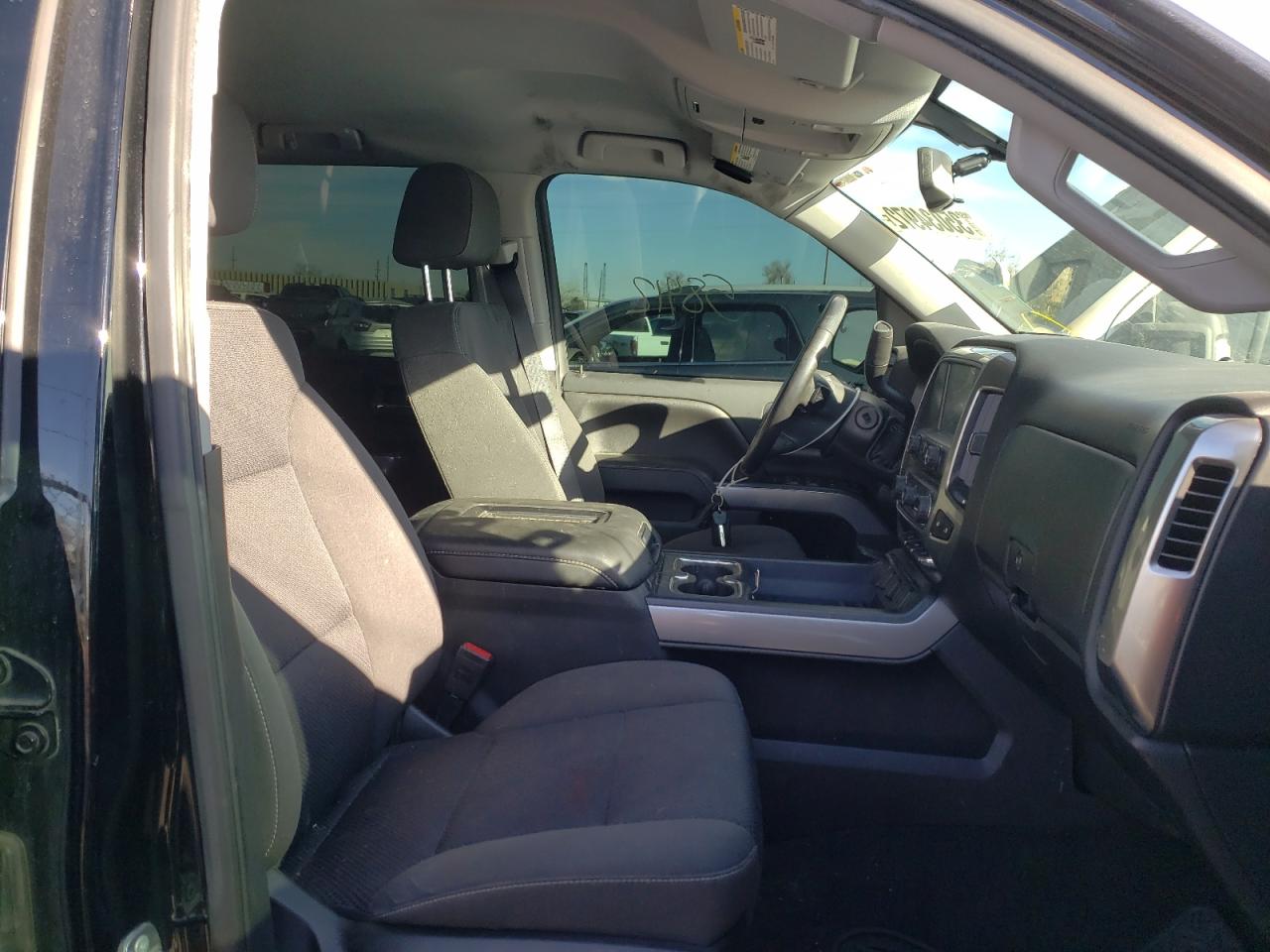 Photo 5 from auction – 2018 CHEVROLET SILVERADO with VIN 3GCUKREC7JG465620